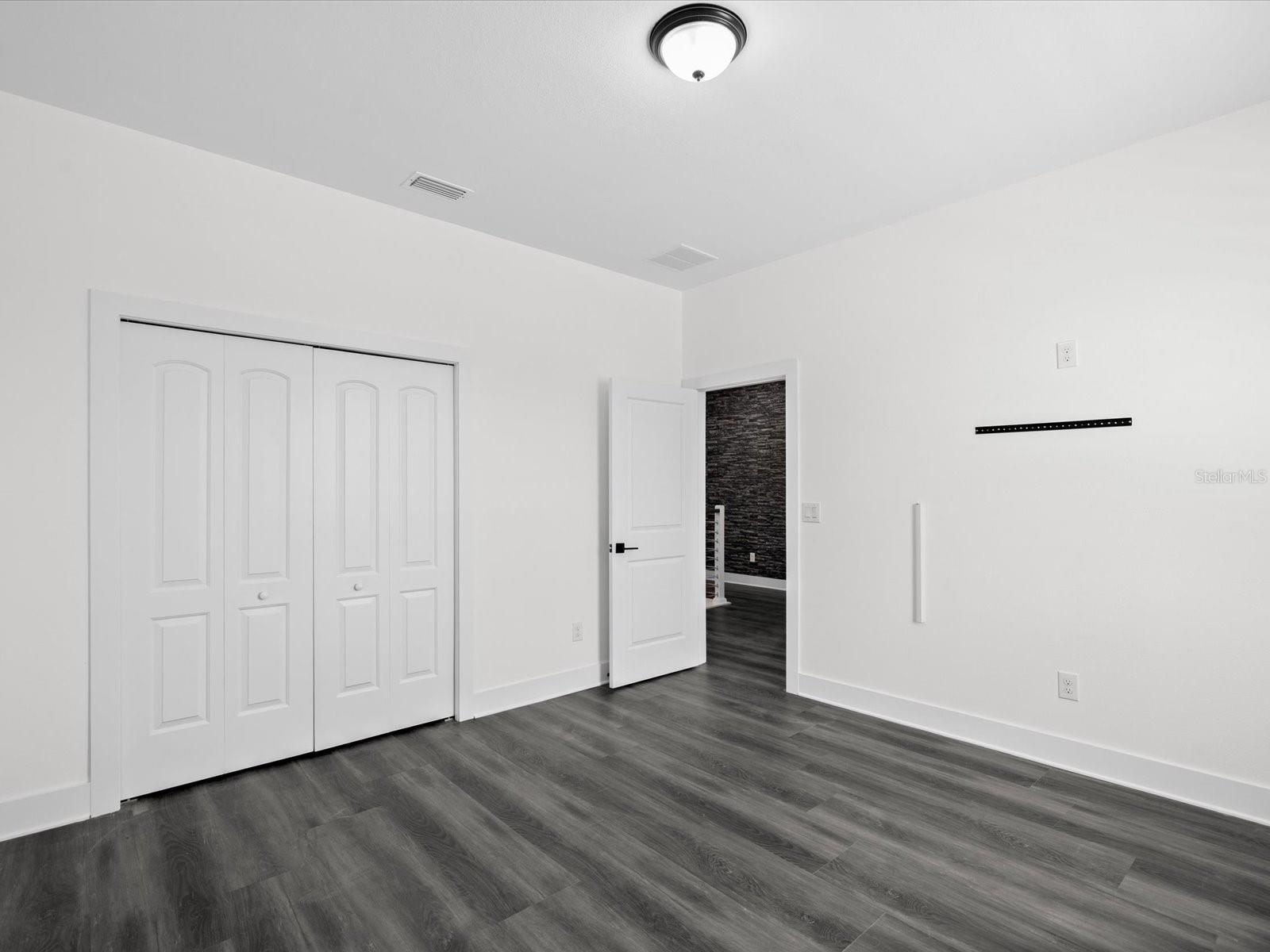 Image 26 of 76 For 5002 Idaho Street