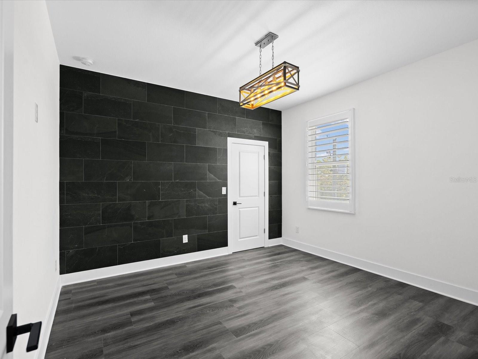 Image 28 of 76 For 5002 Idaho Street