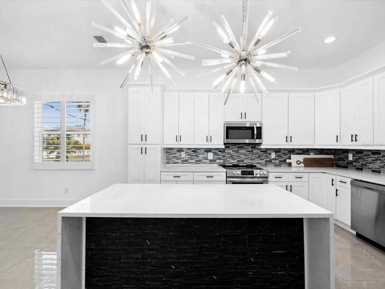 Image 4 of 76 For 5002 Idaho Street