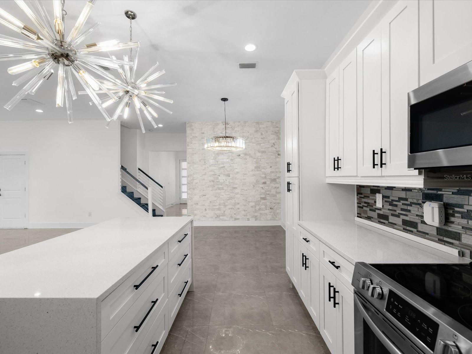 Image 8 of 76 For 5002 Idaho Street