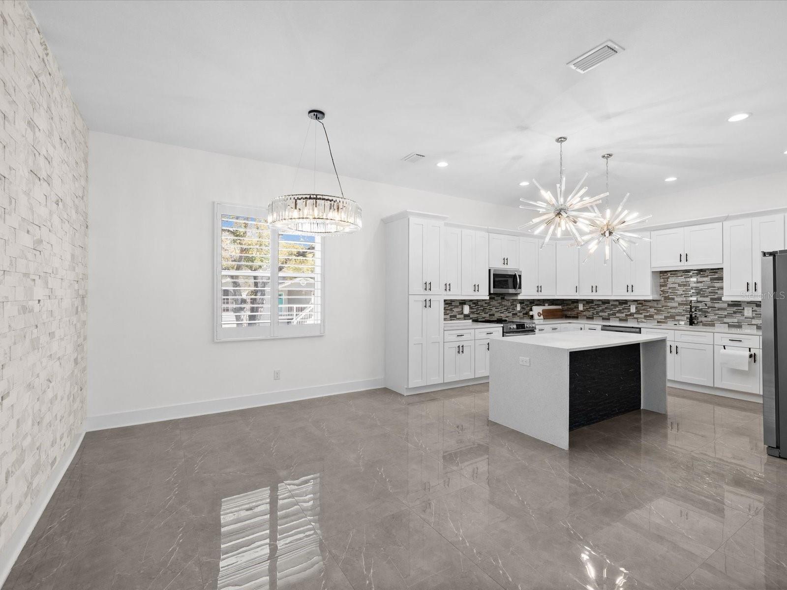 Image 9 of 76 For 5002 Idaho Street