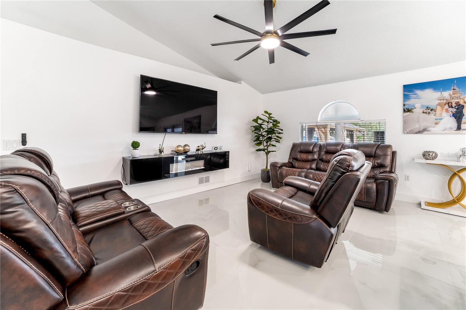 Listing photo id 12 for Address Not Provided