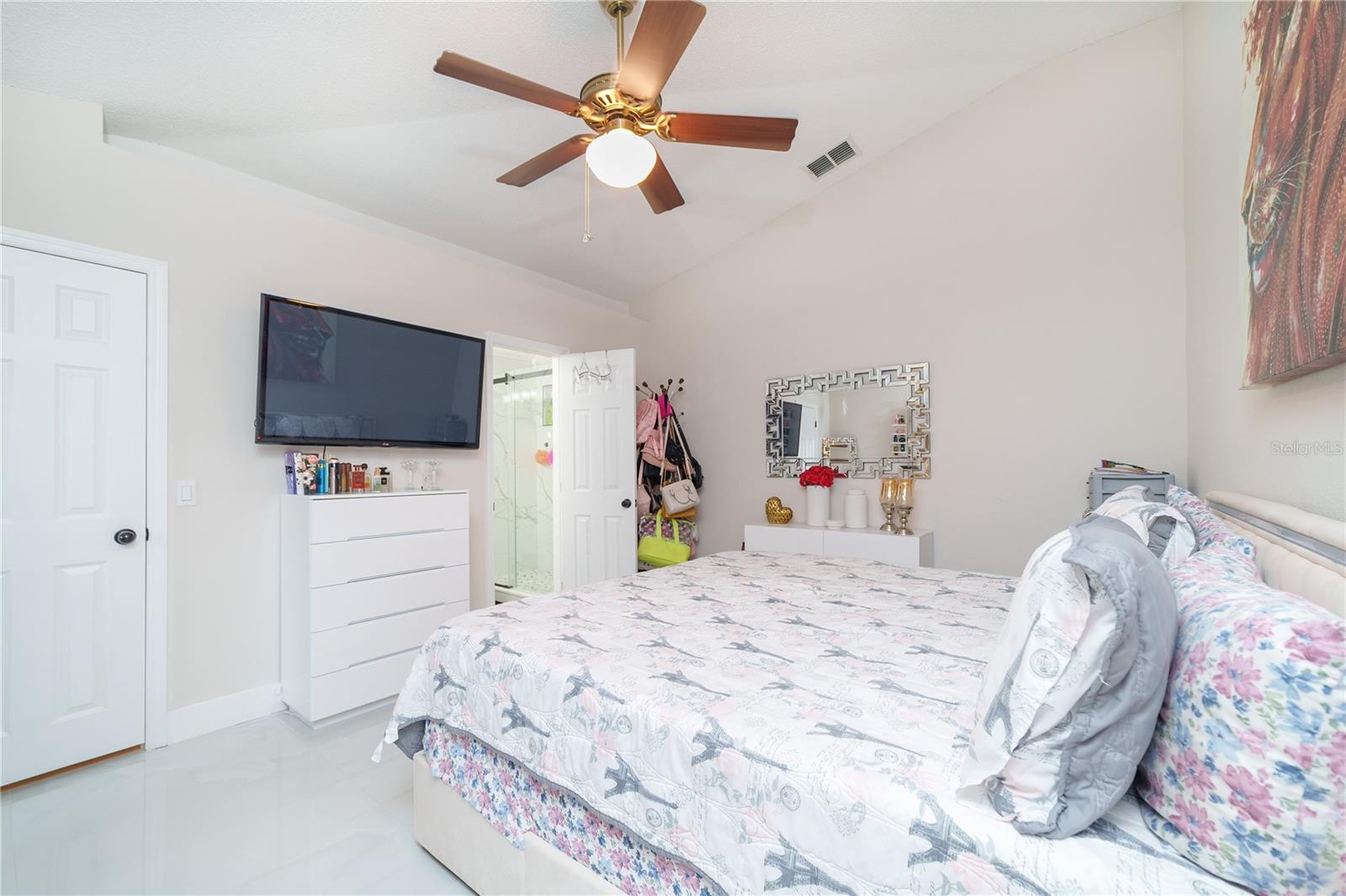 Listing photo id 14 for Address Not Provided