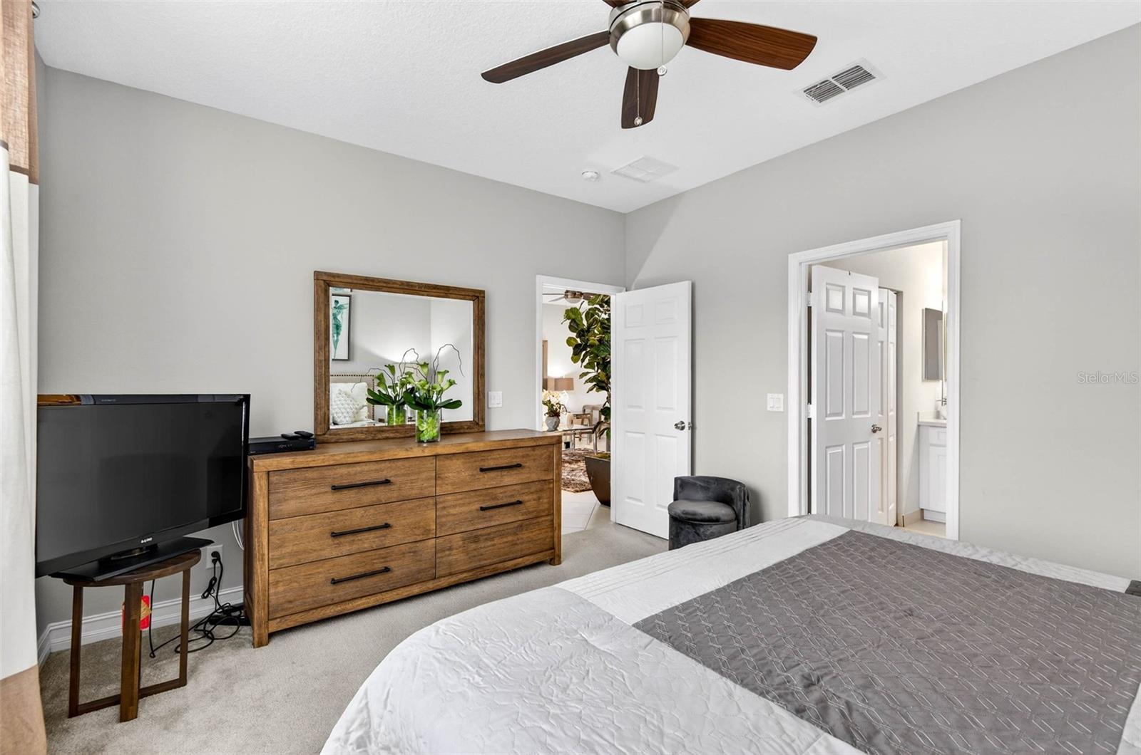 Image 21 of 44 For 15812 Aurora Lake Circle