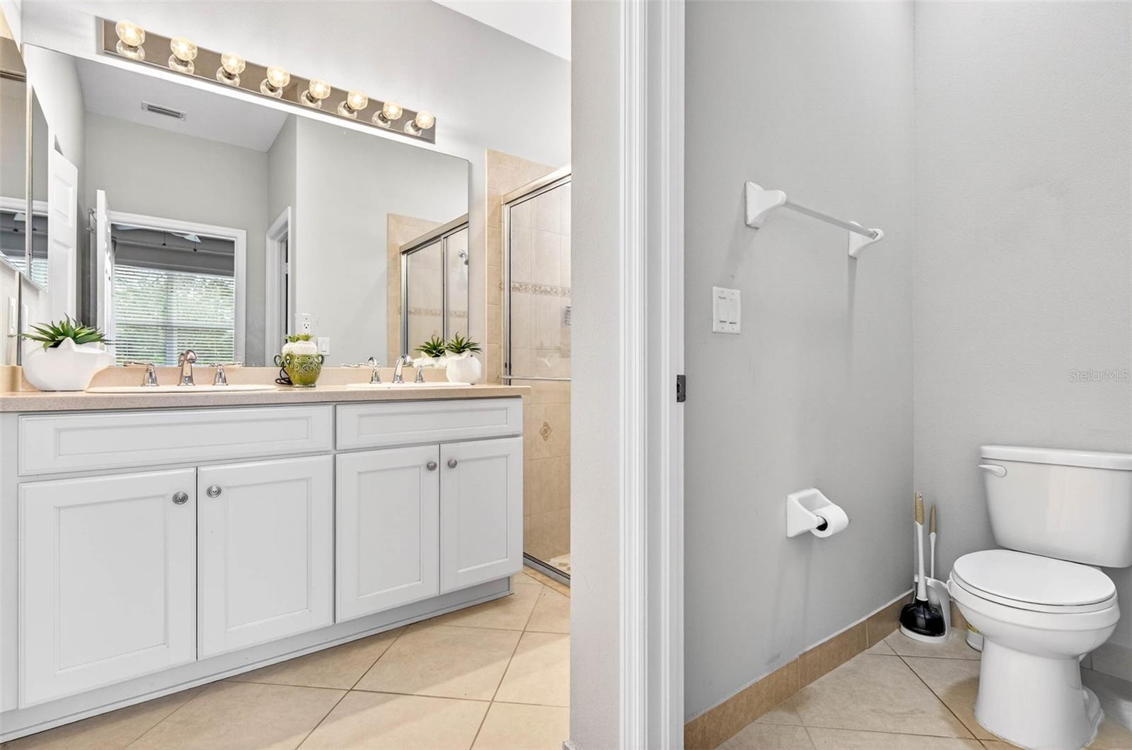 Image 22 of 44 For 15812 Aurora Lake Circle