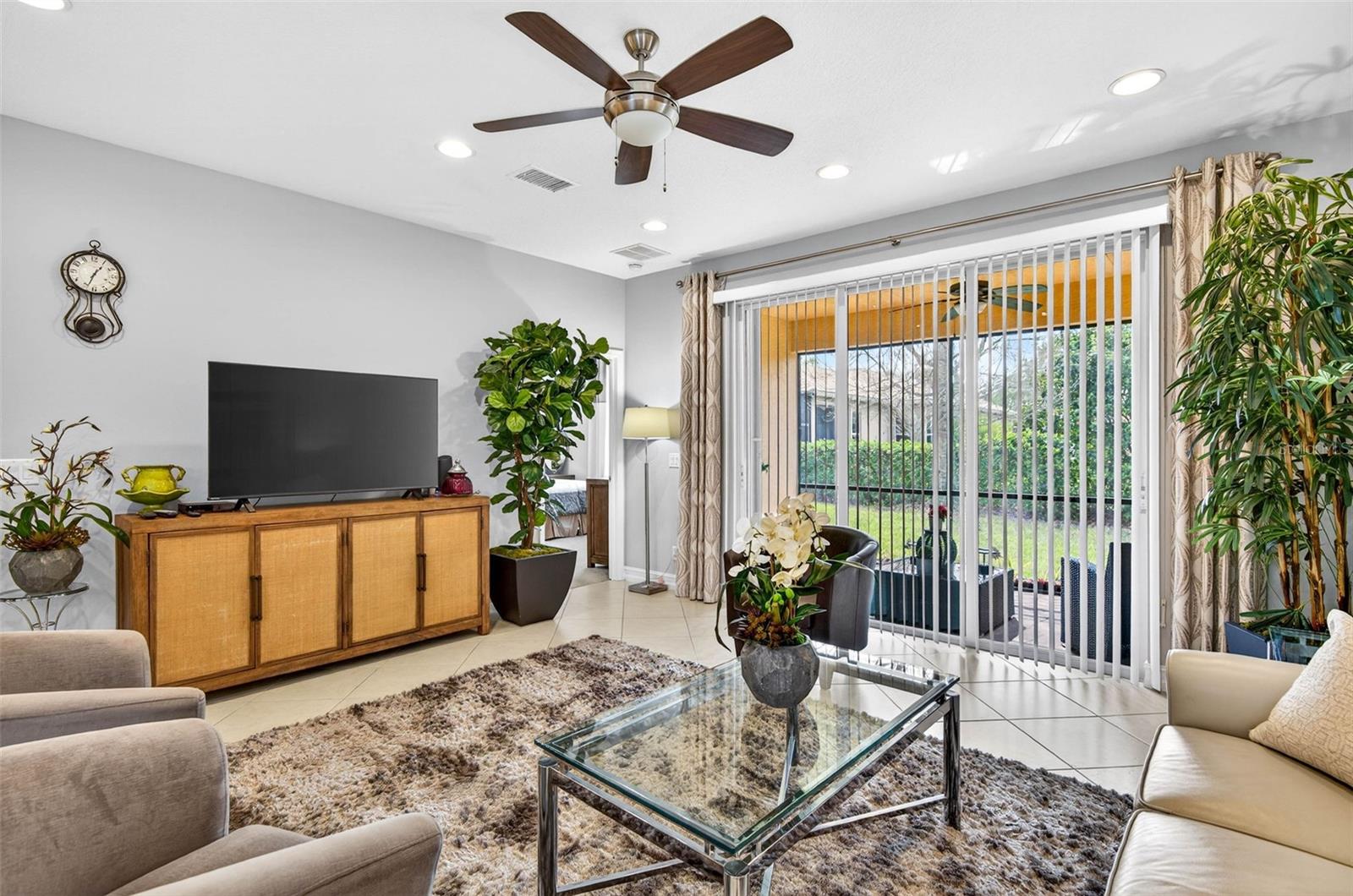 Image 8 of 44 For 15812 Aurora Lake Circle