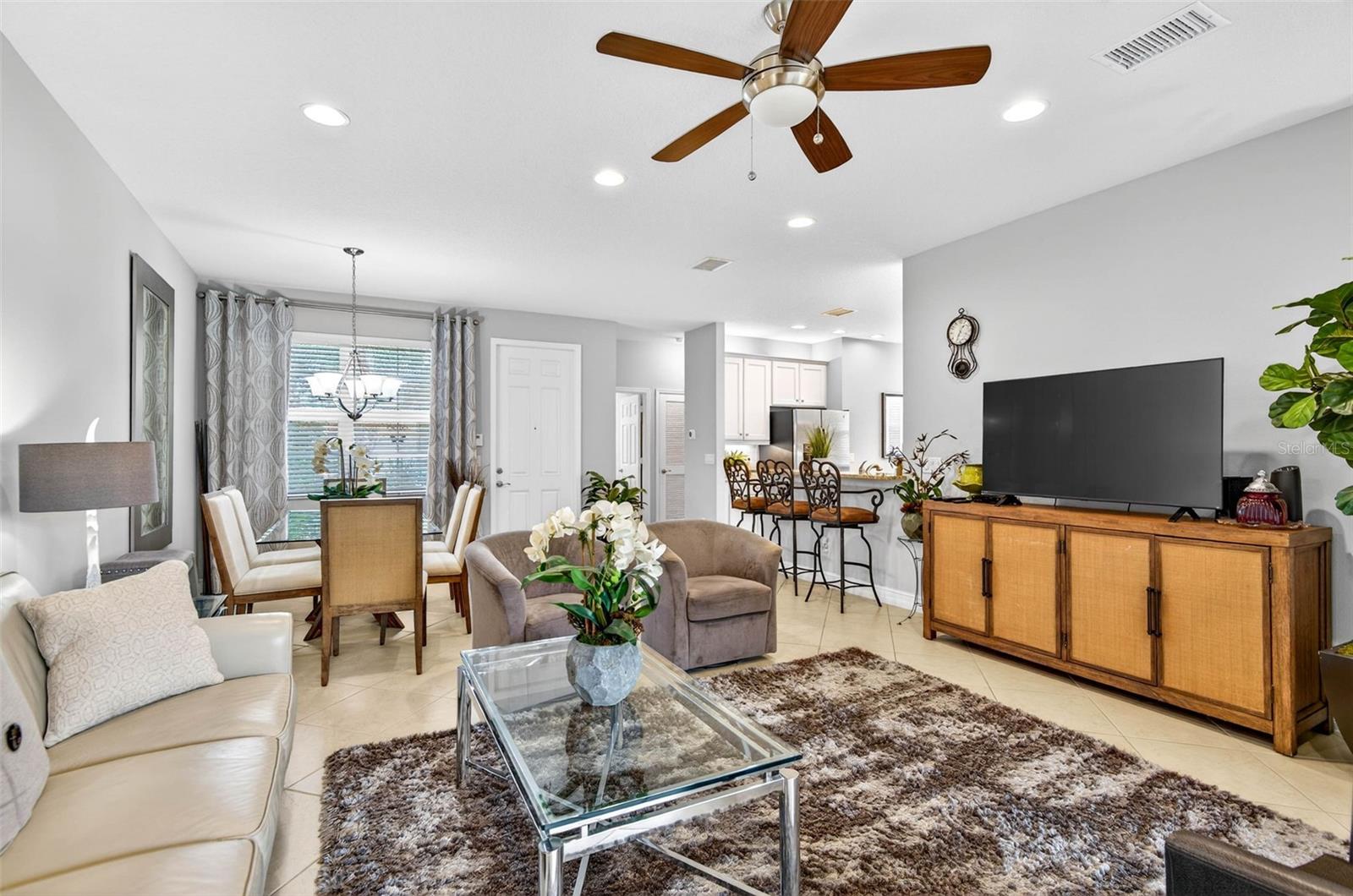 Image 9 of 44 For 15812 Aurora Lake Circle