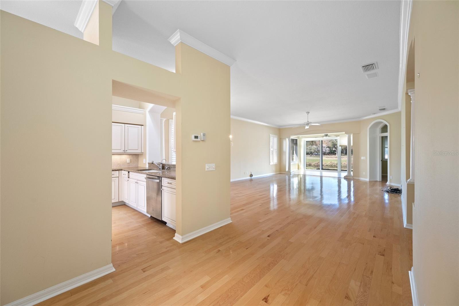 Image 14 of 59 For 3912 Silk Oak Lane