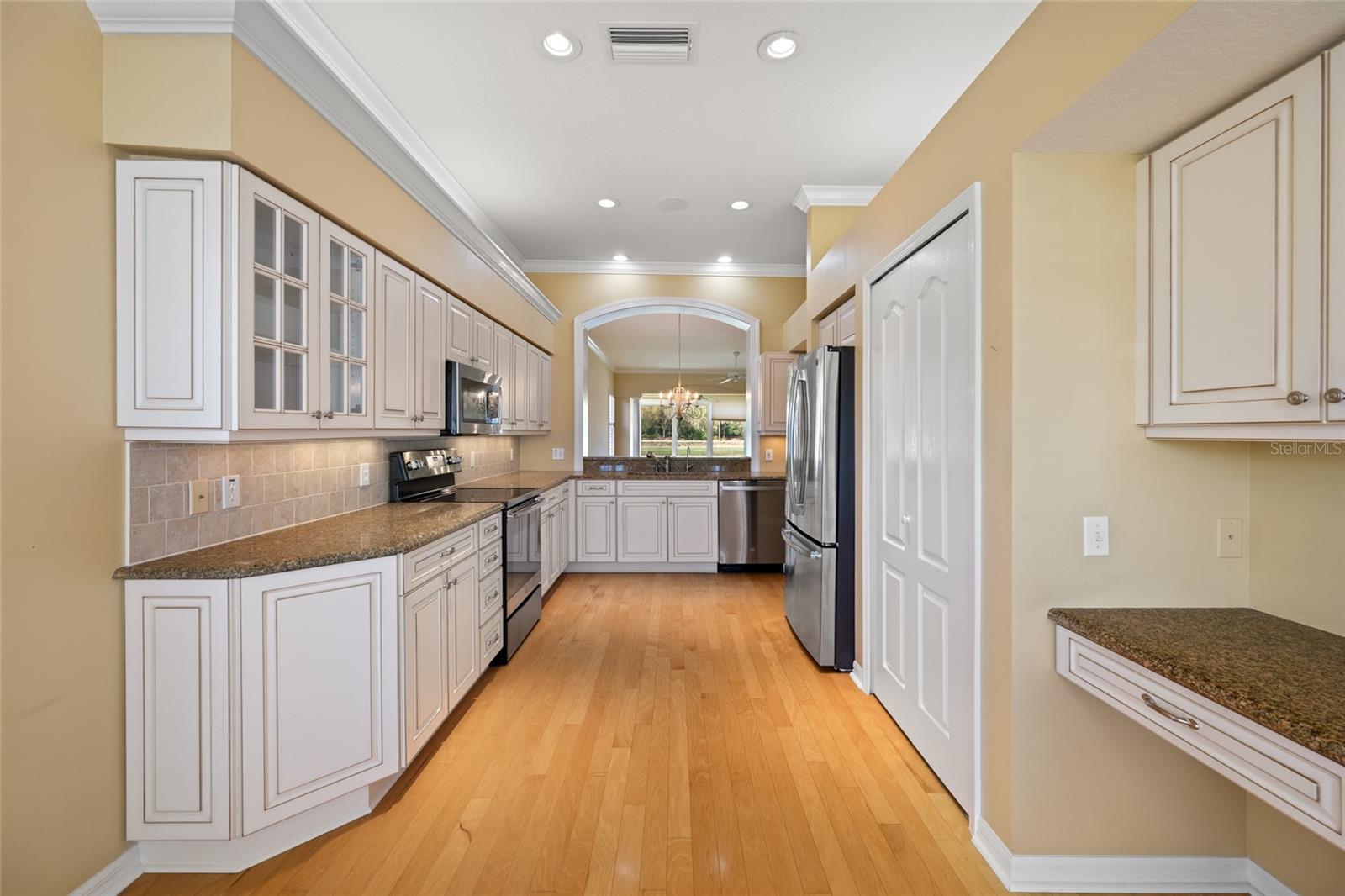 Image 20 of 59 For 3912 Silk Oak Lane