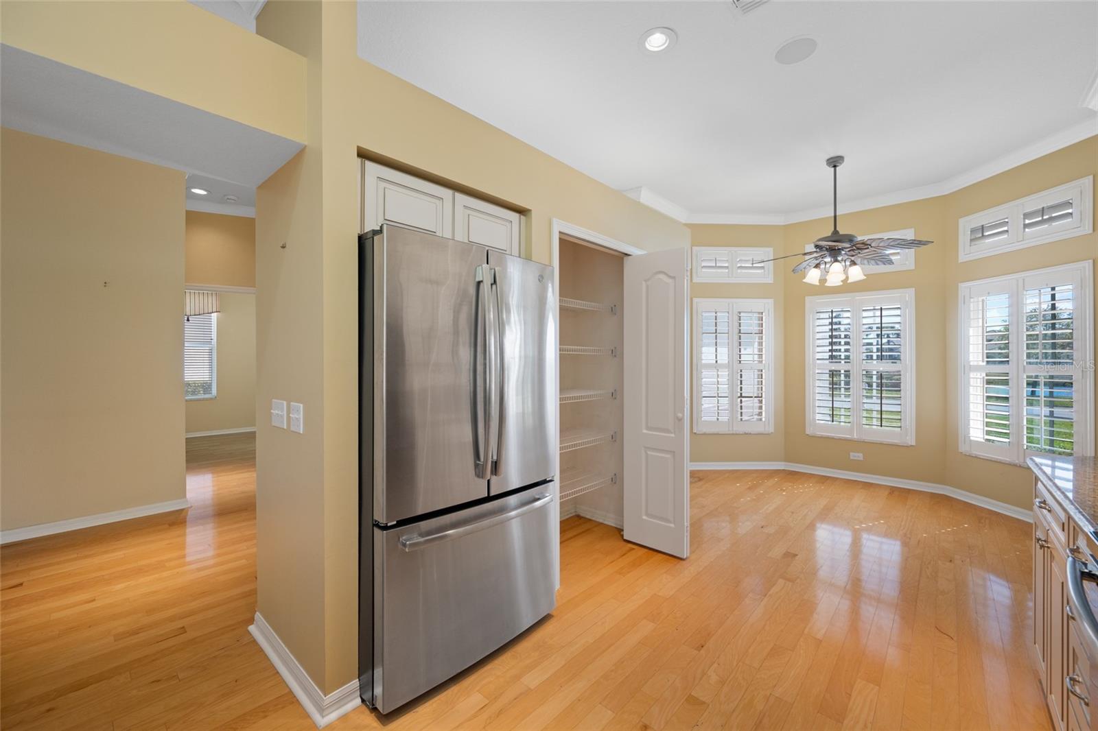 Image 21 of 59 For 3912 Silk Oak Lane