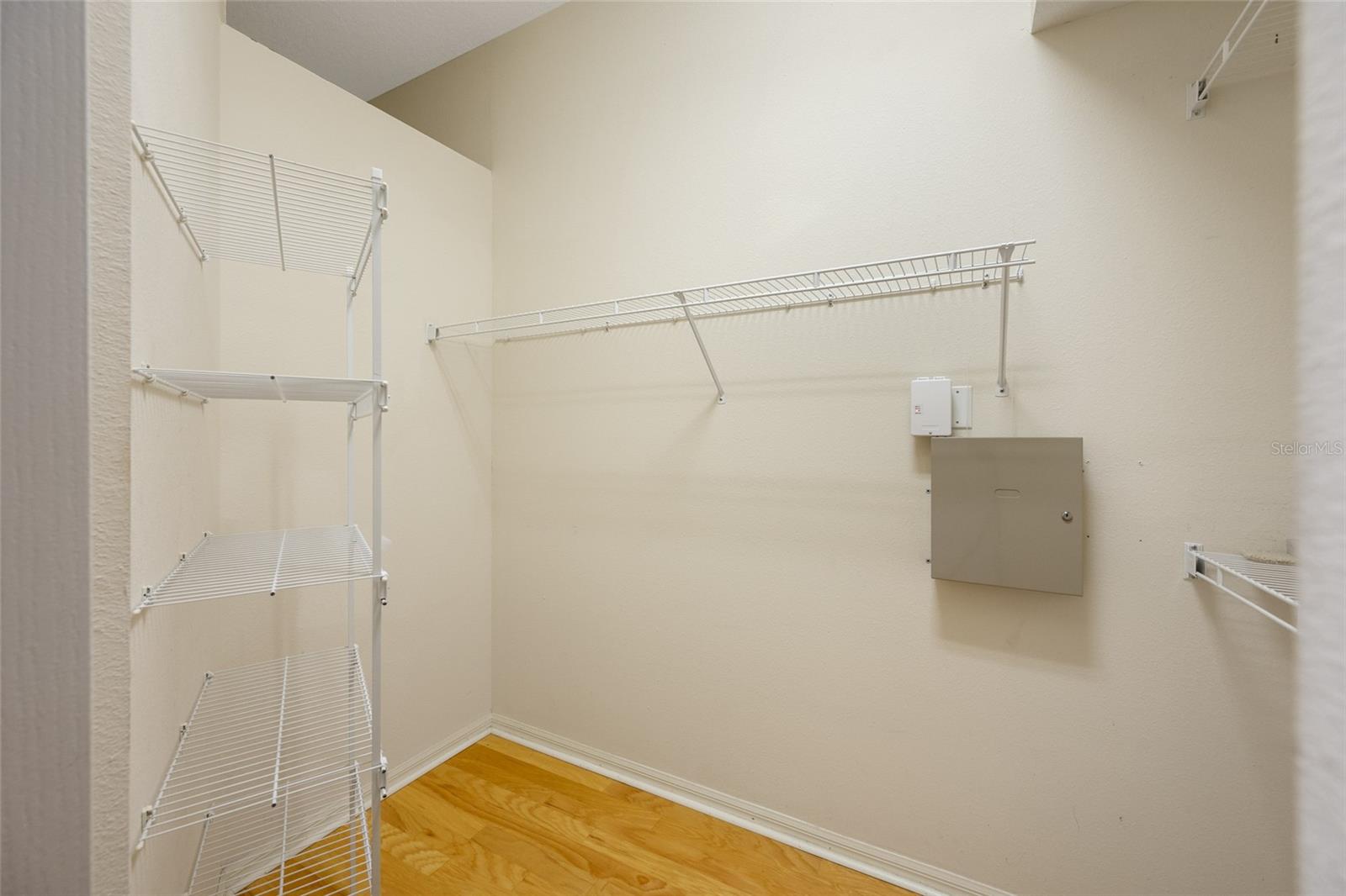 Image 33 of 59 For 3912 Silk Oak Lane