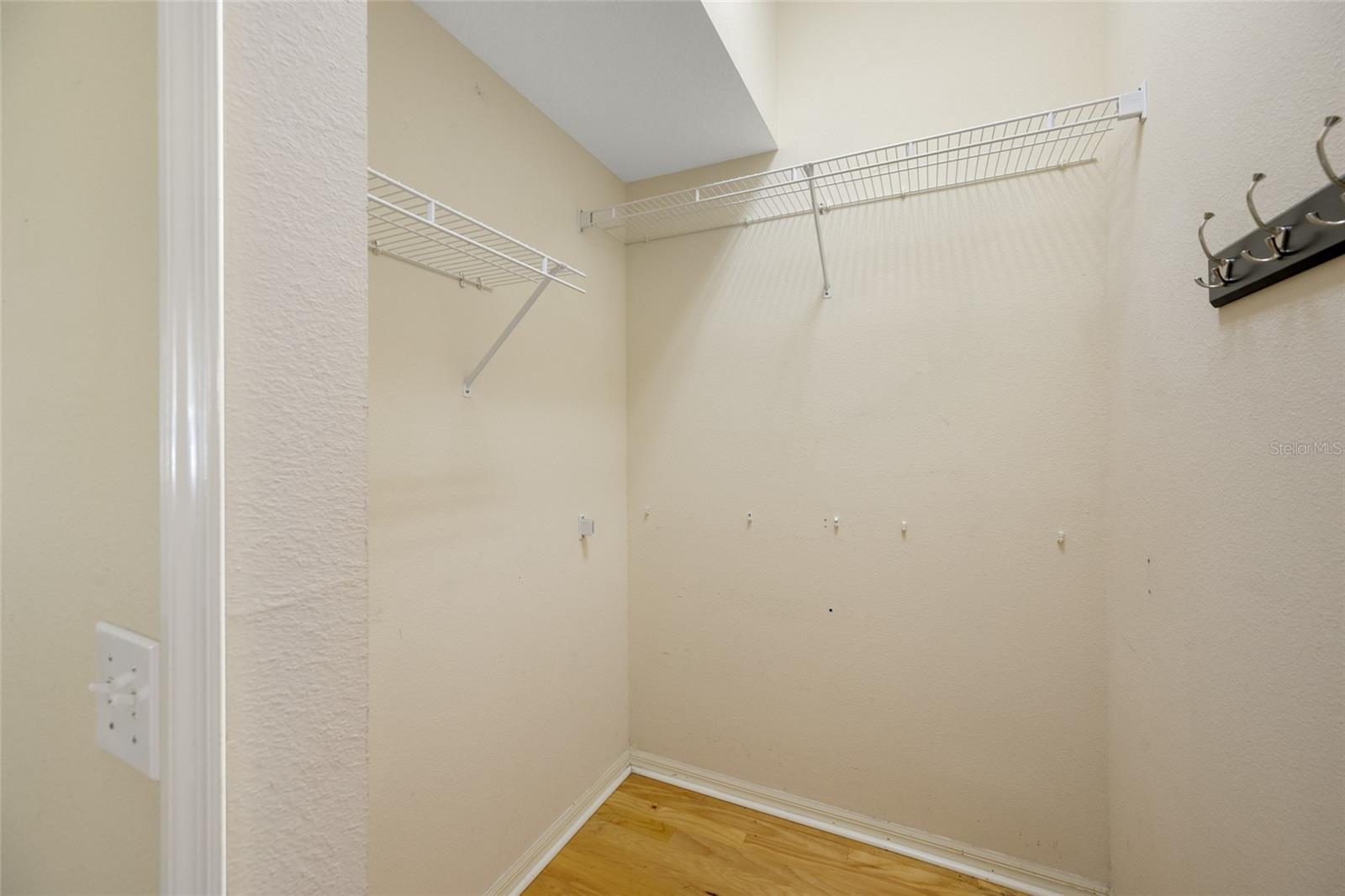 Image 34 of 59 For 3912 Silk Oak Lane