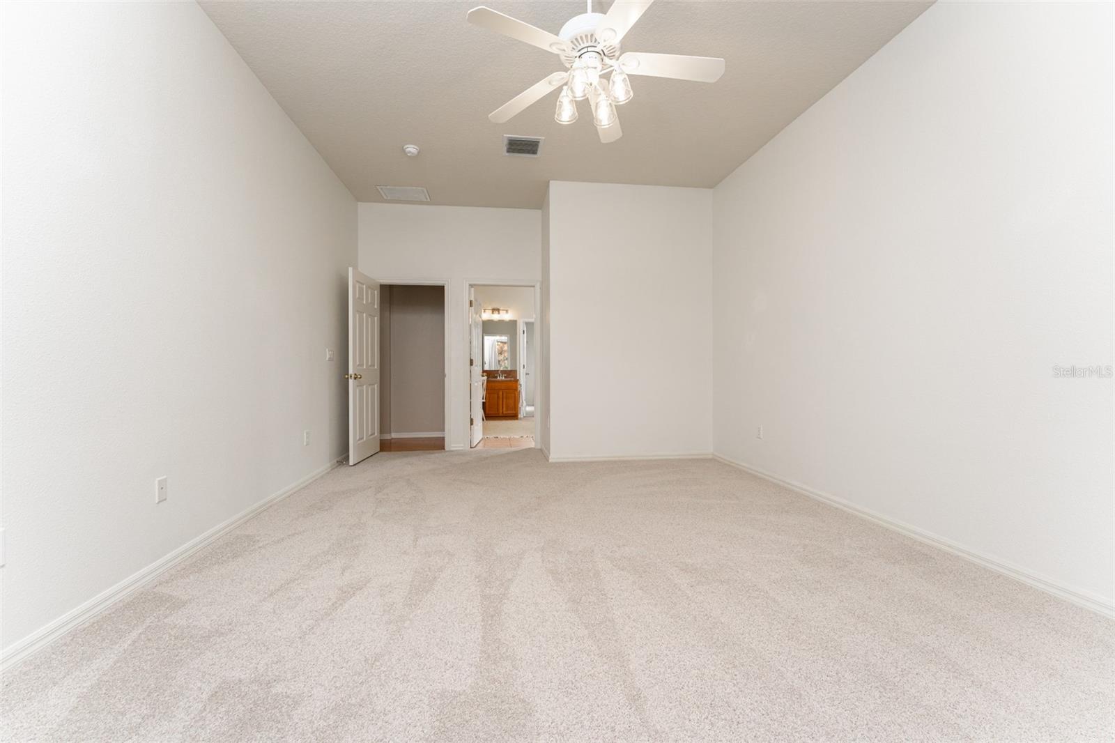 Image 14 of 34 For 5703 Eaglepoint Place