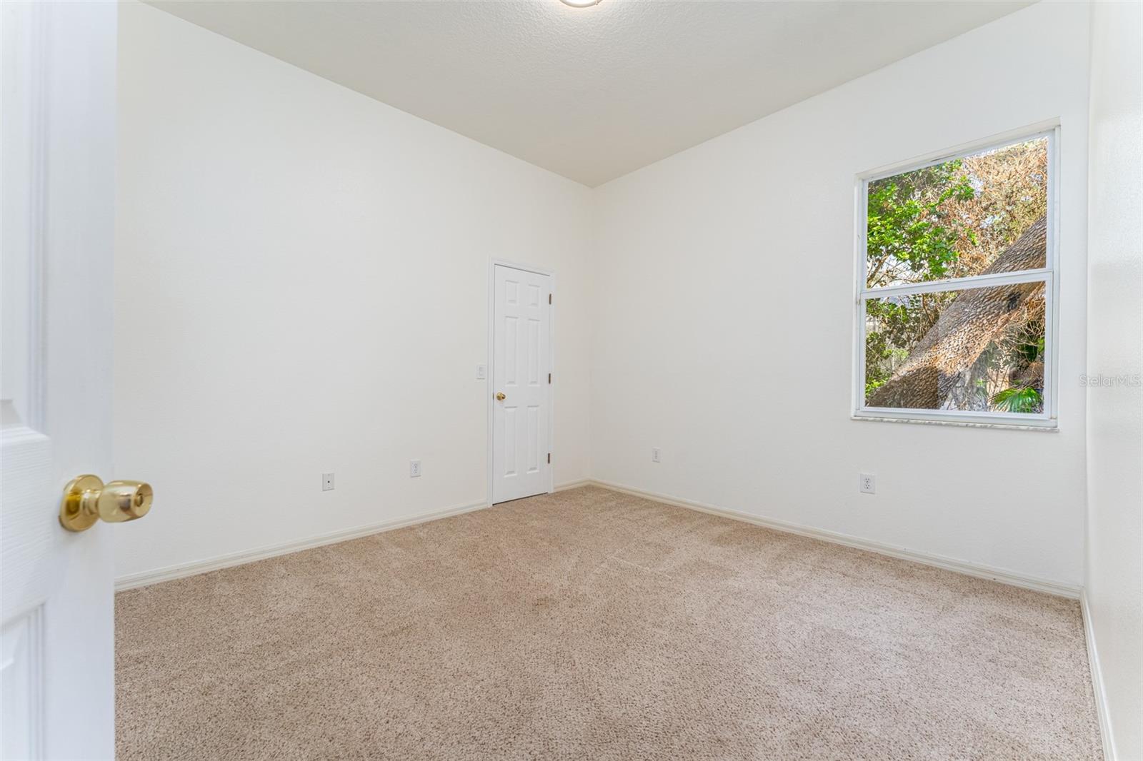 Image 21 of 34 For 5703 Eaglepoint Place