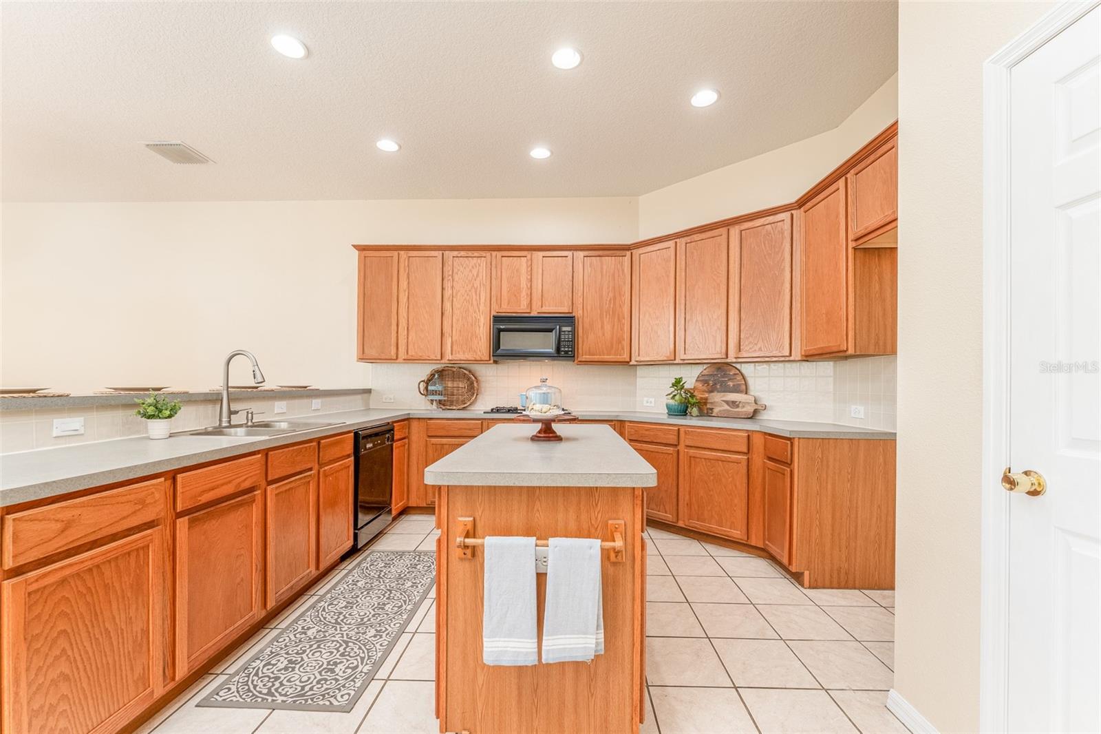 Image 28 of 34 For 5703 Eaglepoint Place