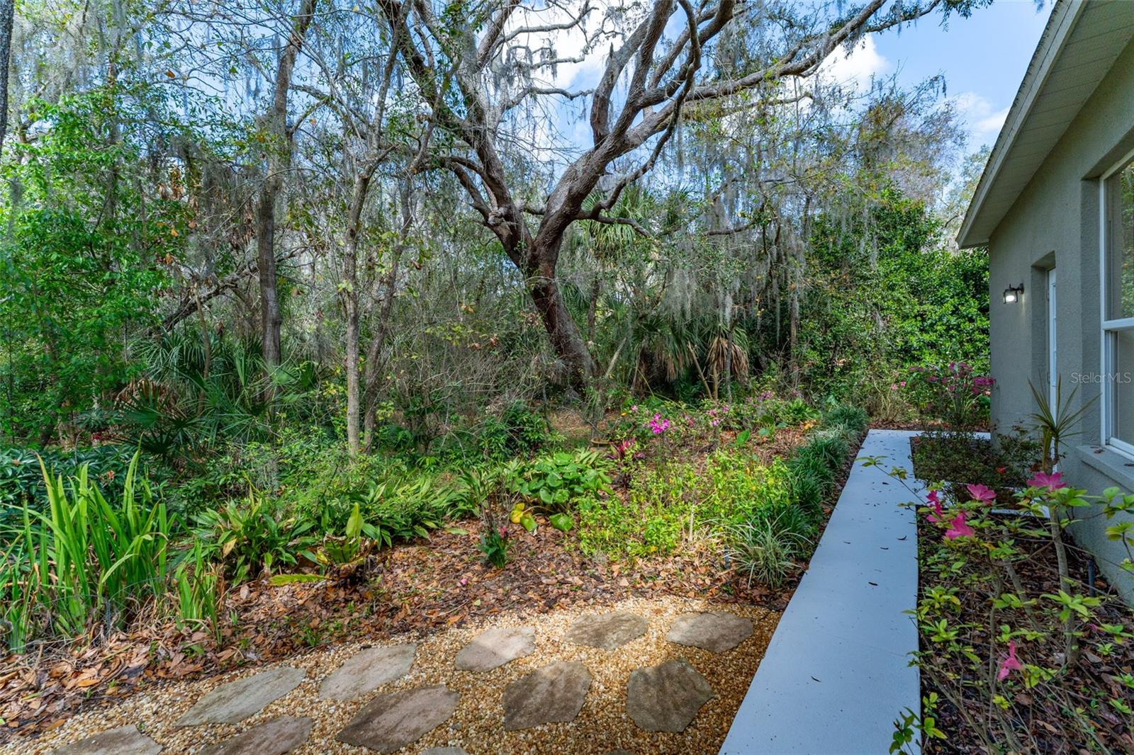 Image 9 of 34 For 5703 Eaglepoint Place