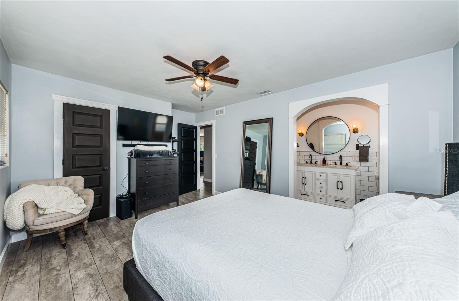 Image 24 of 53 For 1613 Elizabeth Lane