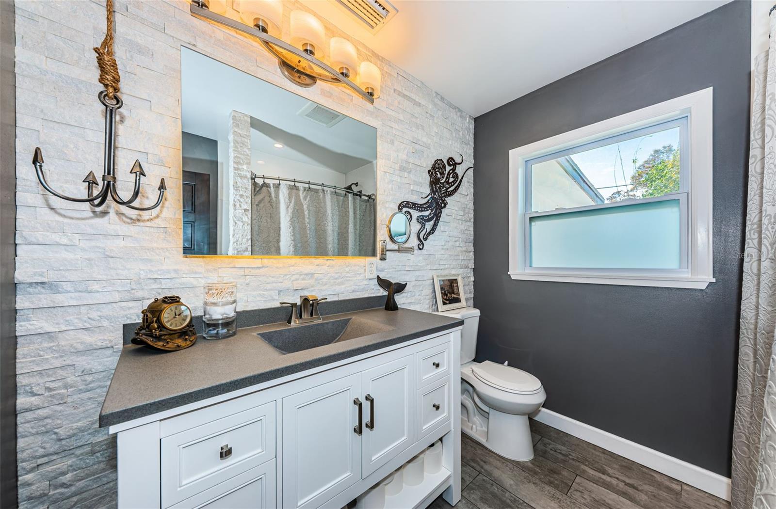 Image 31 of 53 For 1613 Elizabeth Lane