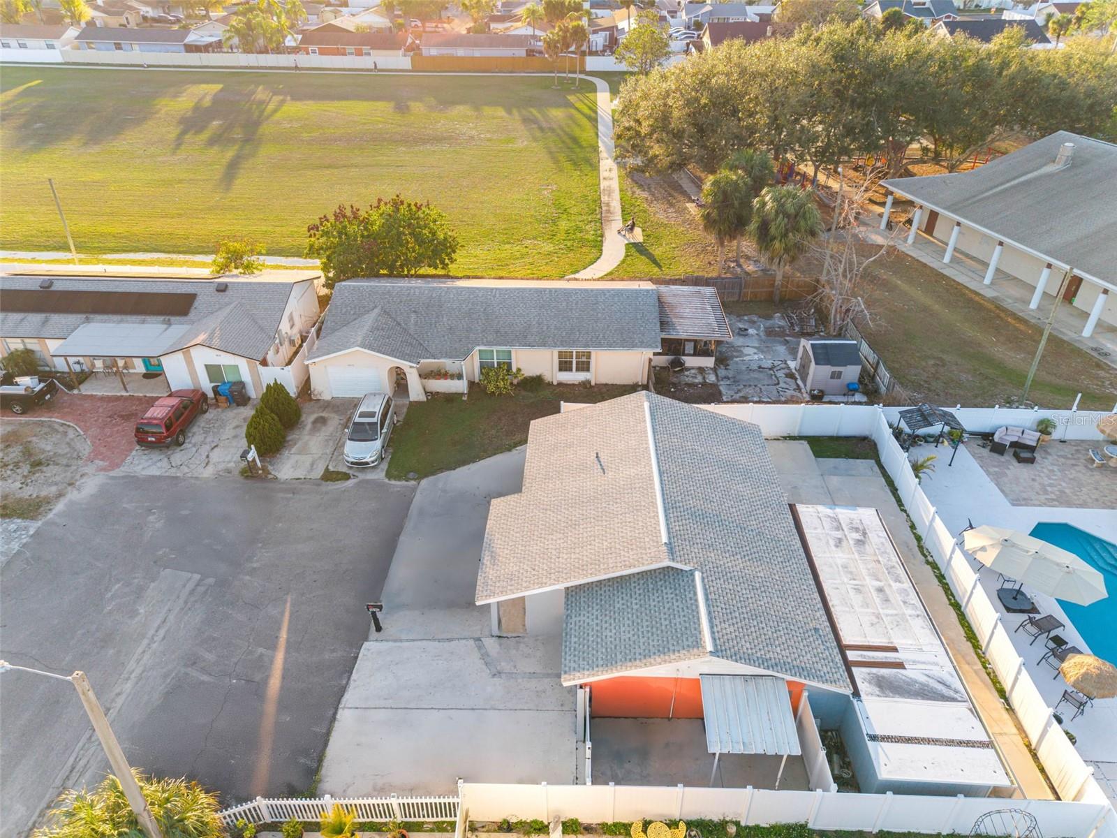 Image 13 of 35 For 10113 Royal Acres Court