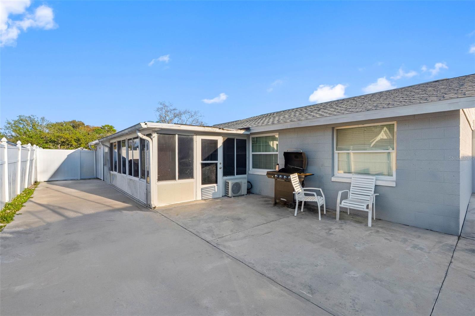 Image 16 of 35 For 10113 Royal Acres Court