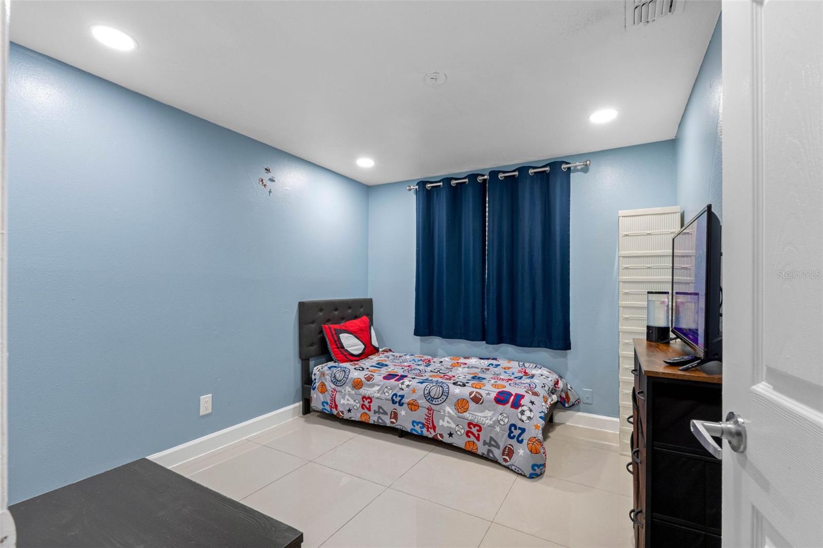 Image 19 of 35 For 10113 Royal Acres Court