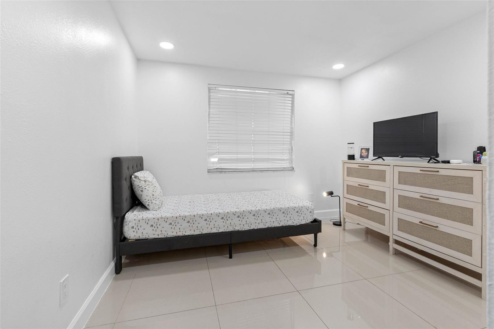 Image 24 of 35 For 10113 Royal Acres Court