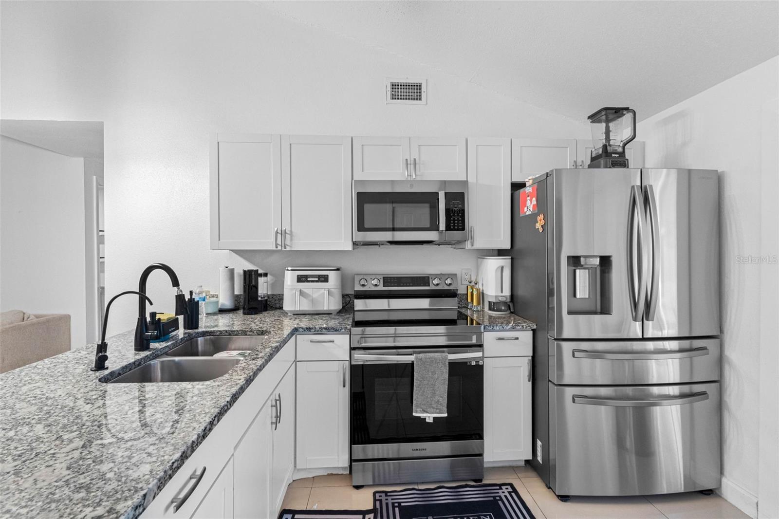 Image 28 of 35 For 10113 Royal Acres Court