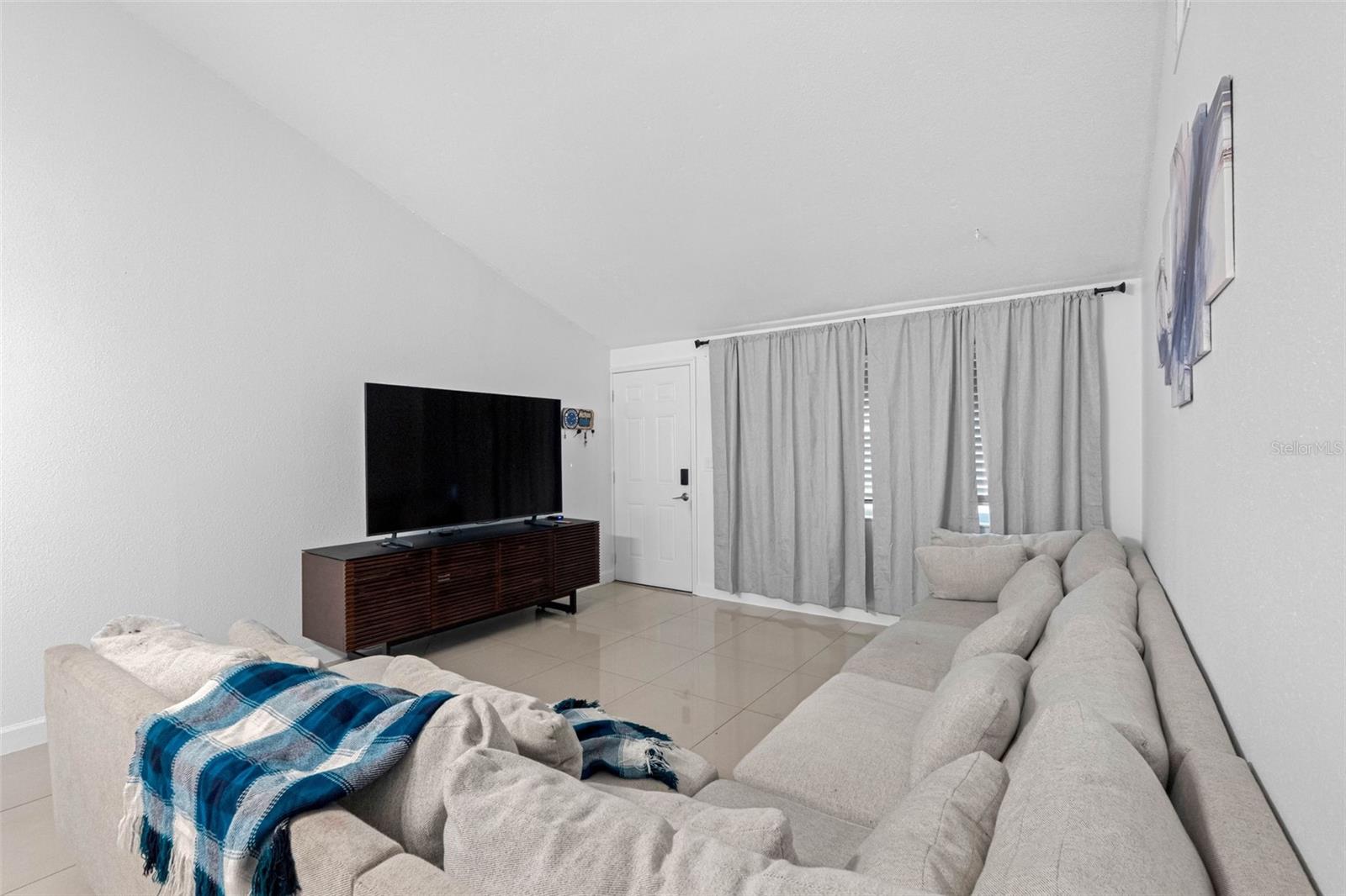 Image 32 of 35 For 10113 Royal Acres Court