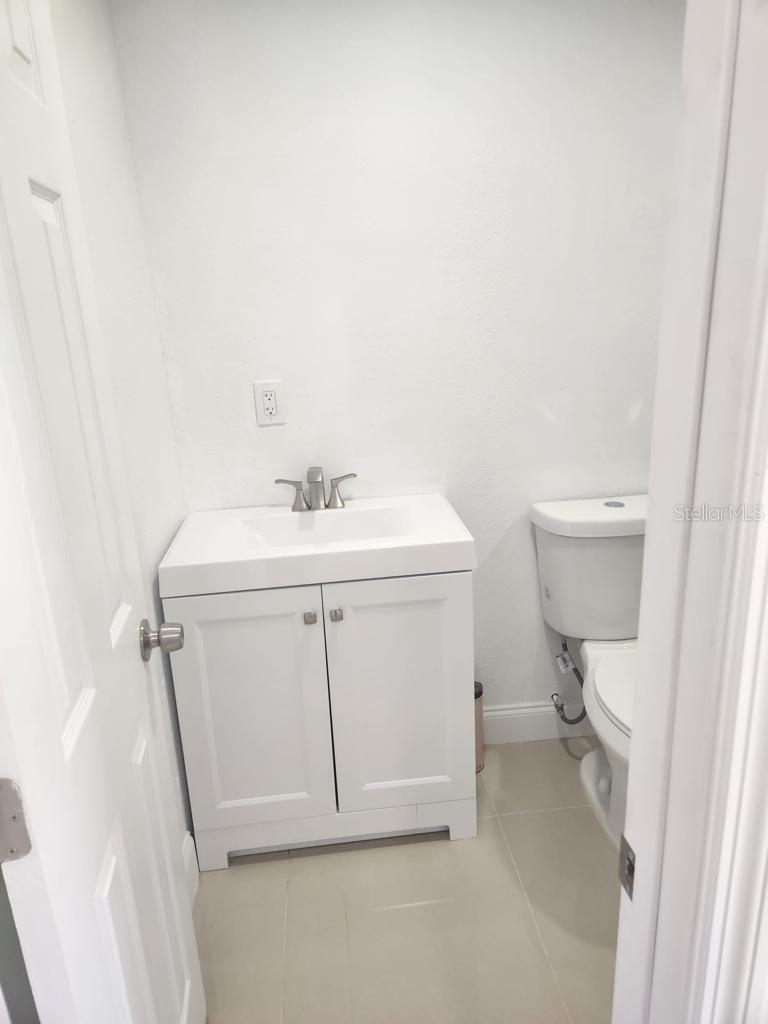 Image 6 of 35 For 10113 Royal Acres Court