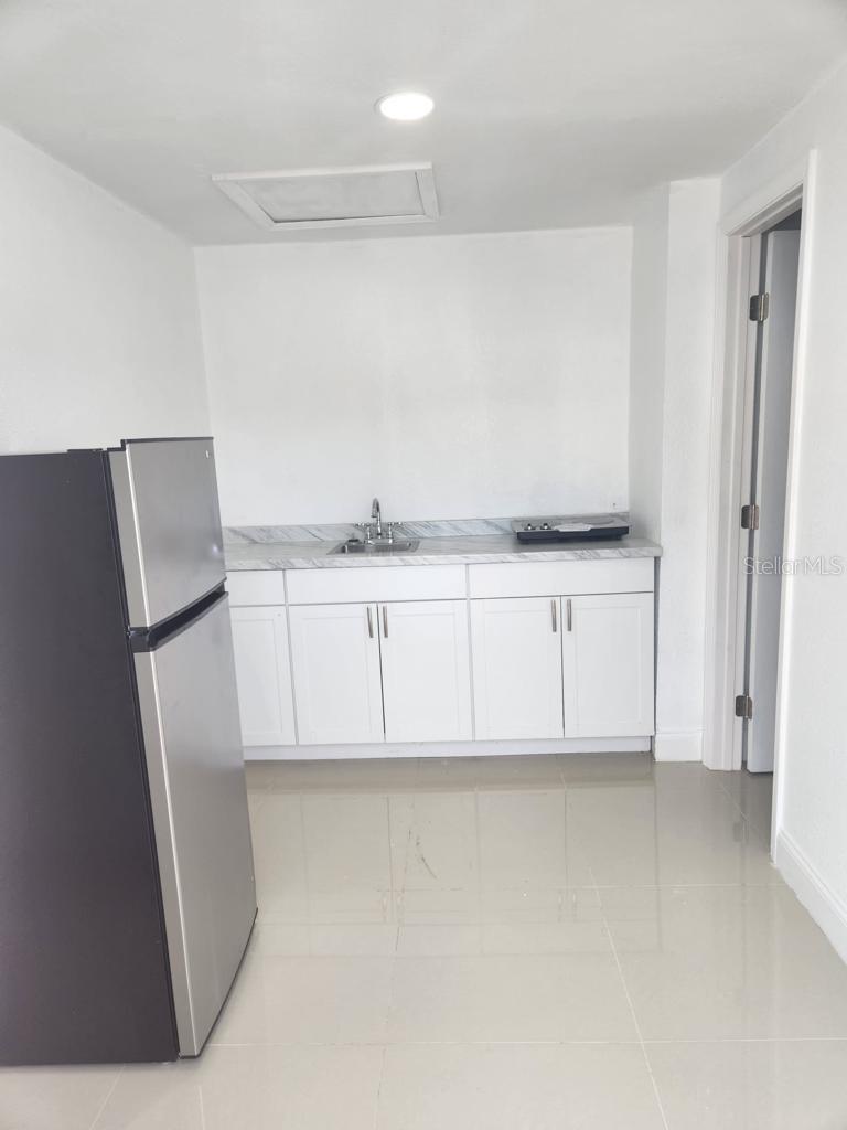 Image 8 of 35 For 10113 Royal Acres Court