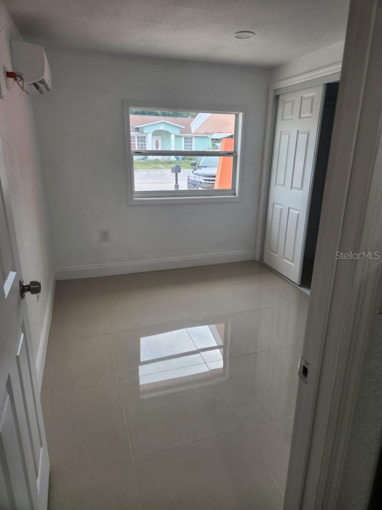 Image 9 of 35 For 10113 Royal Acres Court