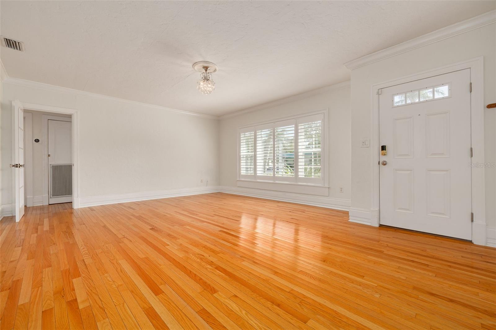 Image 23 of 77 For 333 30th Avenue N