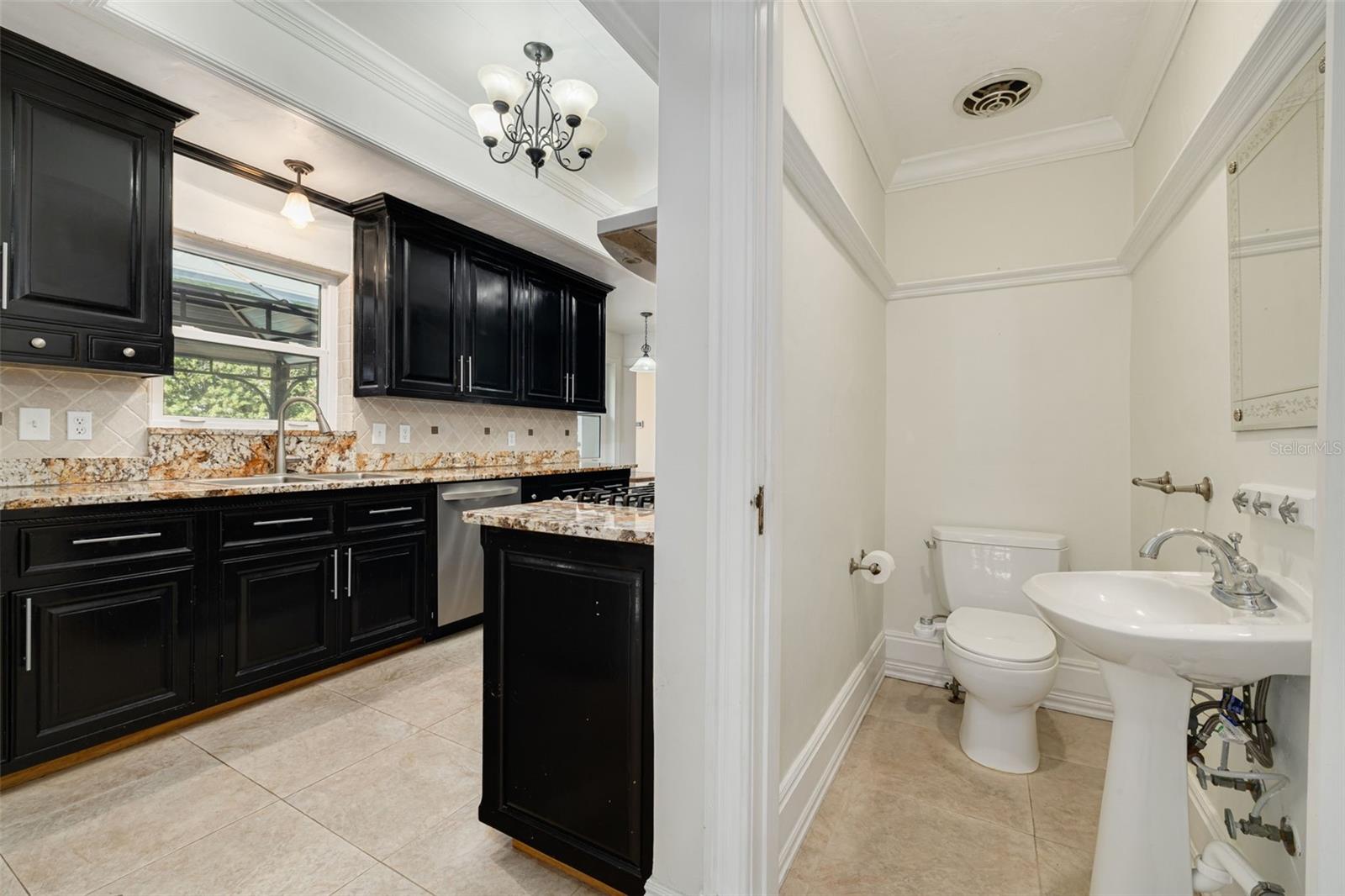 Image 33 of 77 For 333 30th Avenue N