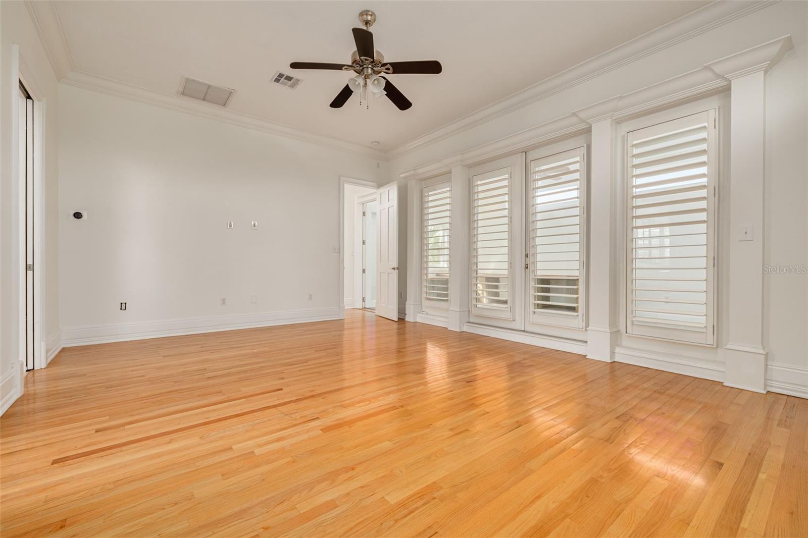 Image 42 of 77 For 333 30th Avenue N