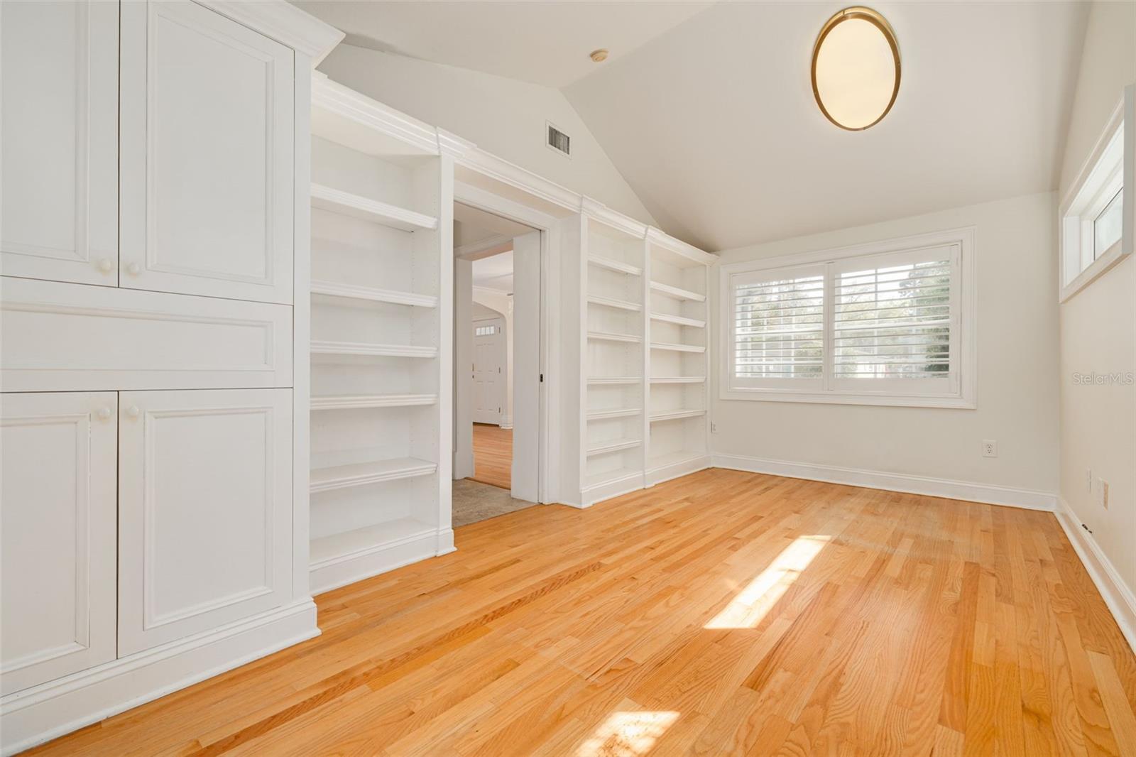 Image 5 of 77 For 333 30th Avenue N