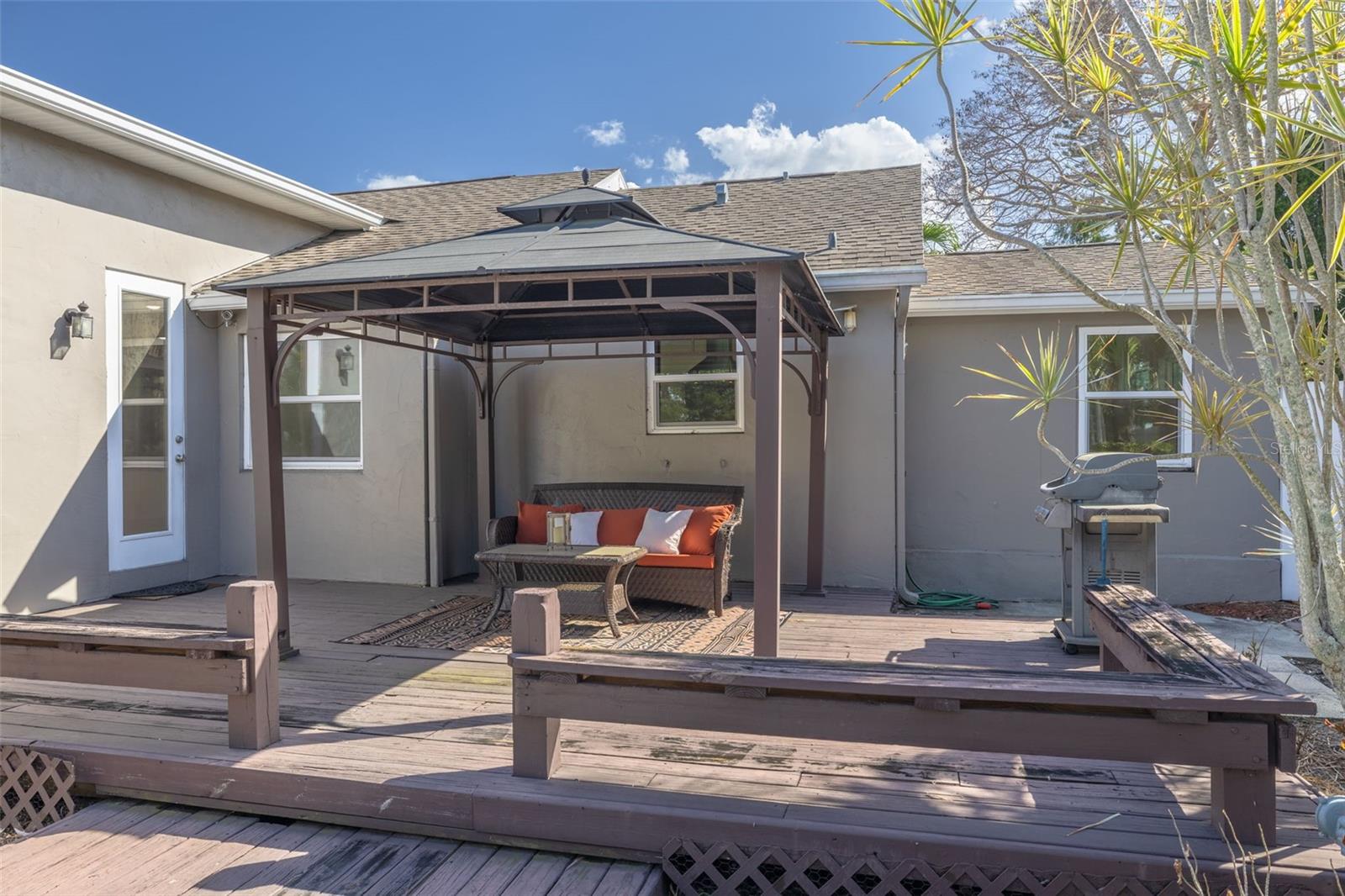 Image 64 of 77 For 333 30th Avenue N