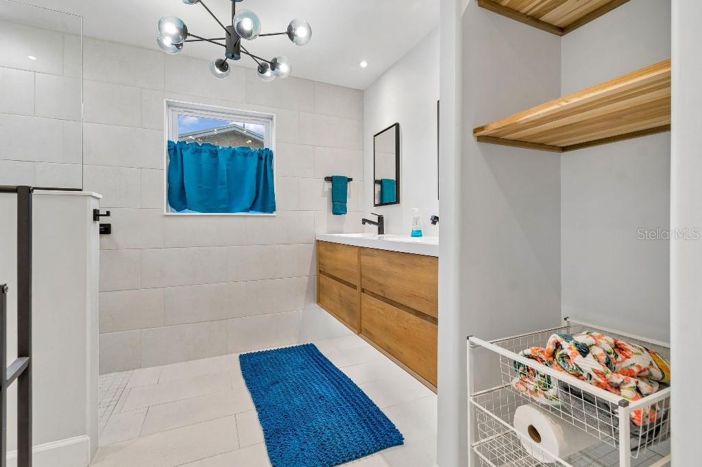 Image 19 of 48 For 1611 Sunnyhills Drive