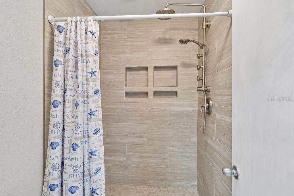 Image 24 of 48 For 1611 Sunnyhills Drive