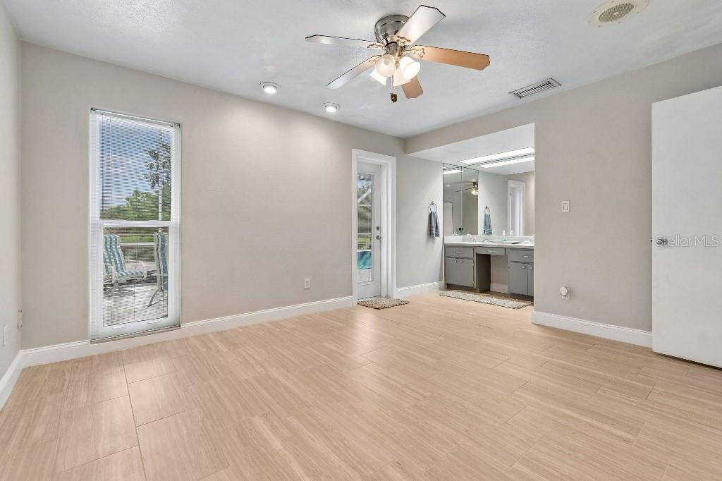 Image 25 of 48 For 1611 Sunnyhills Drive