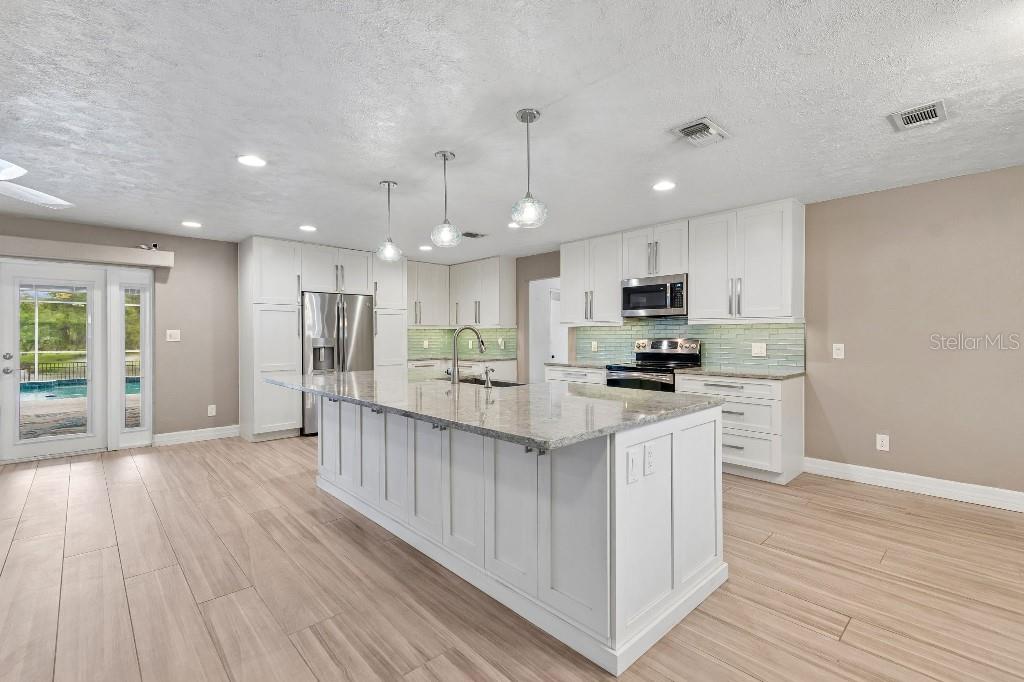 Image 9 of 48 For 1611 Sunnyhills Drive