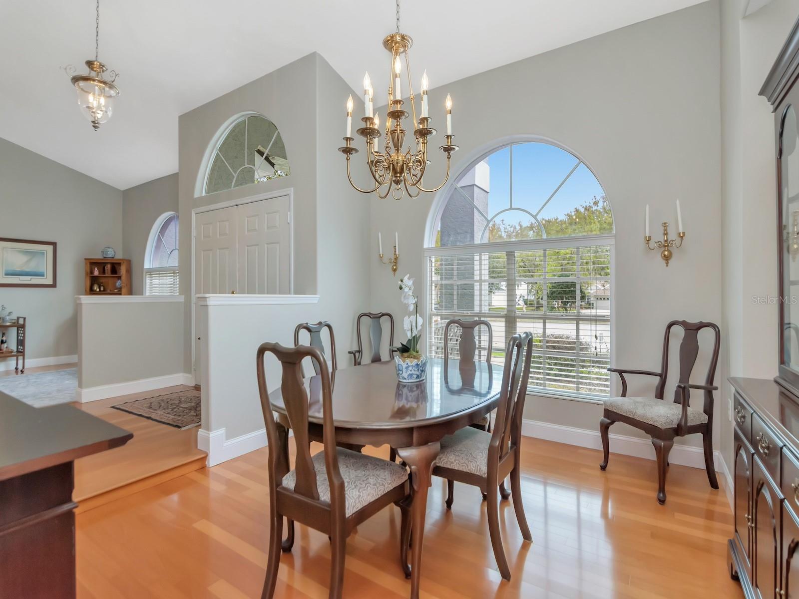 Image 5 of 67 For 5201 Silverado Way