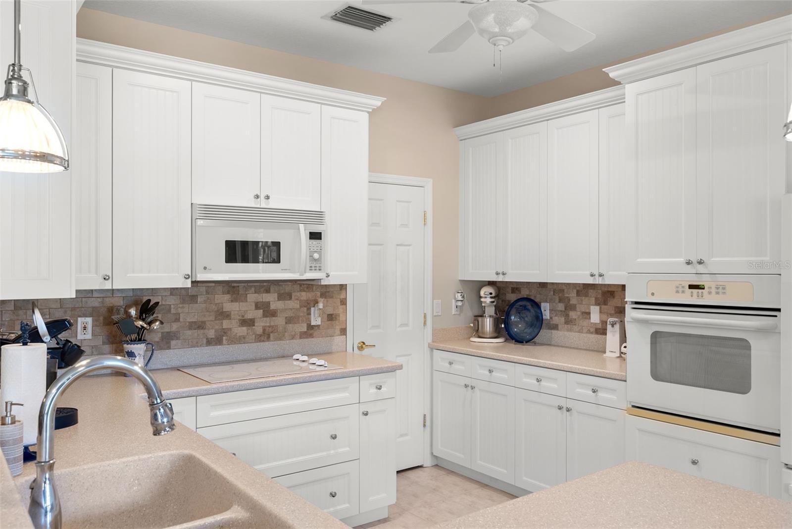 Image 16 of 60 For 6339 Vista Verde Drive E