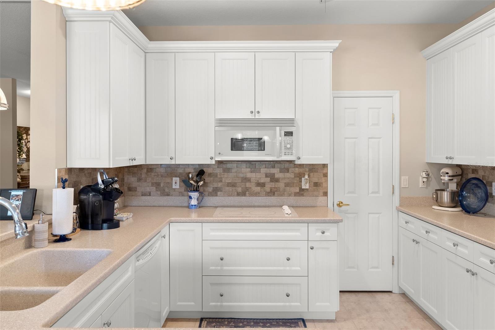 Image 17 of 60 For 6339 Vista Verde Drive E