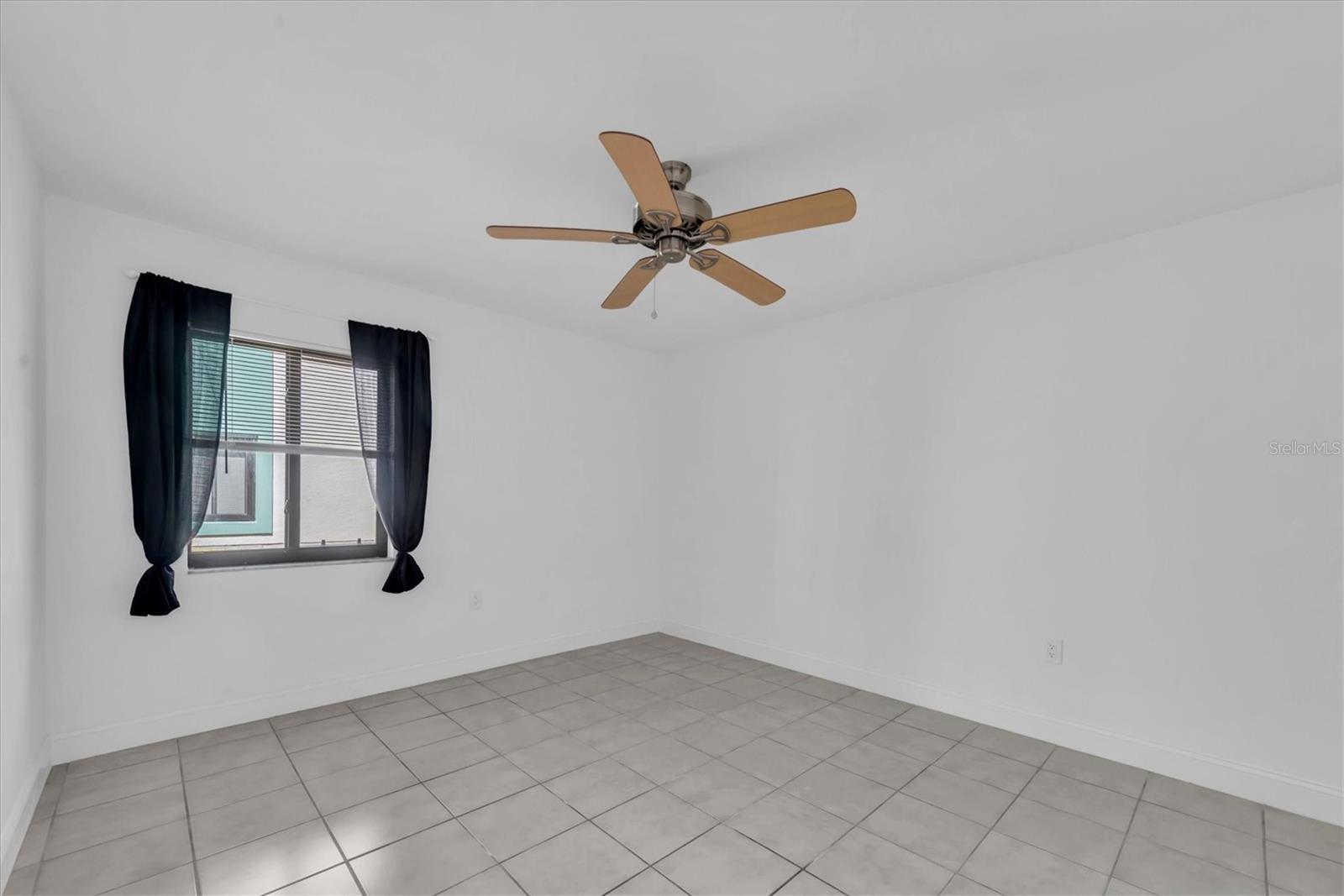 Image 11 of 18 For 11410 8th Way N 311