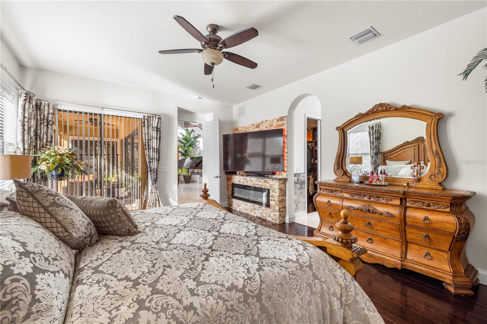 Image 18 of 100 For 20120 Shady Hill Lane