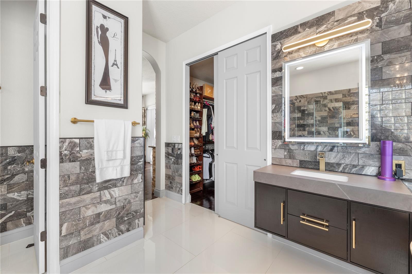 Image 24 of 100 For 20120 Shady Hill Lane