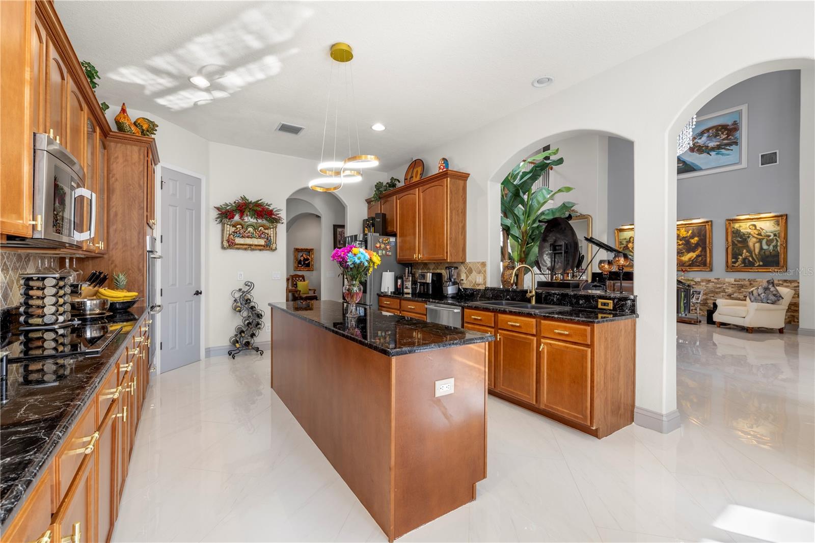 Image 5 of 100 For 20120 Shady Hill Lane