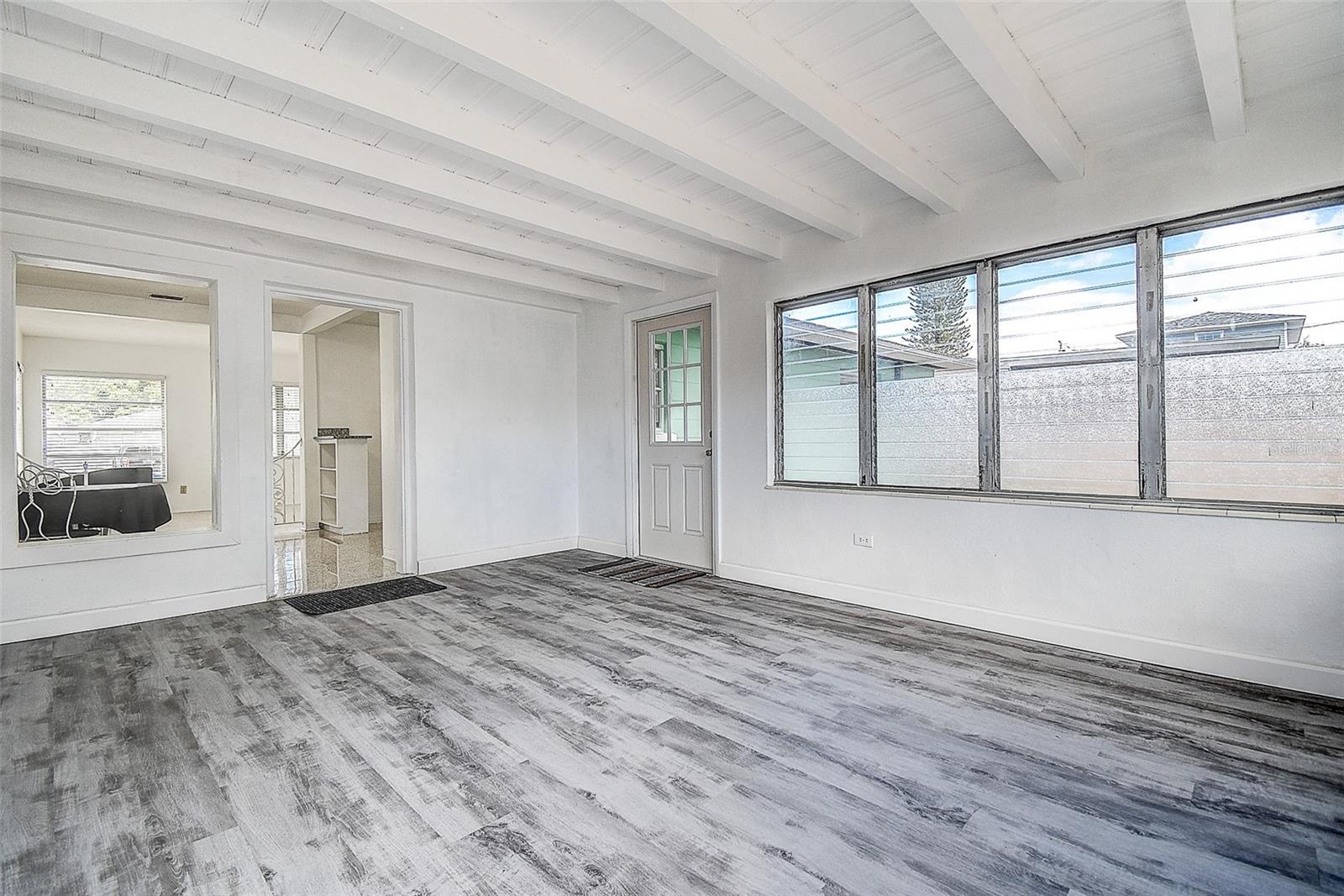 Image 20 of 35 For 5236 32nd Terrace N