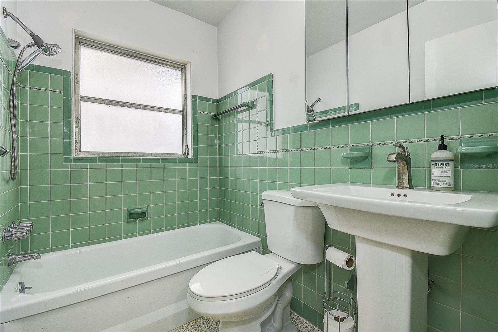 Image 22 of 35 For 5236 32nd Terrace N