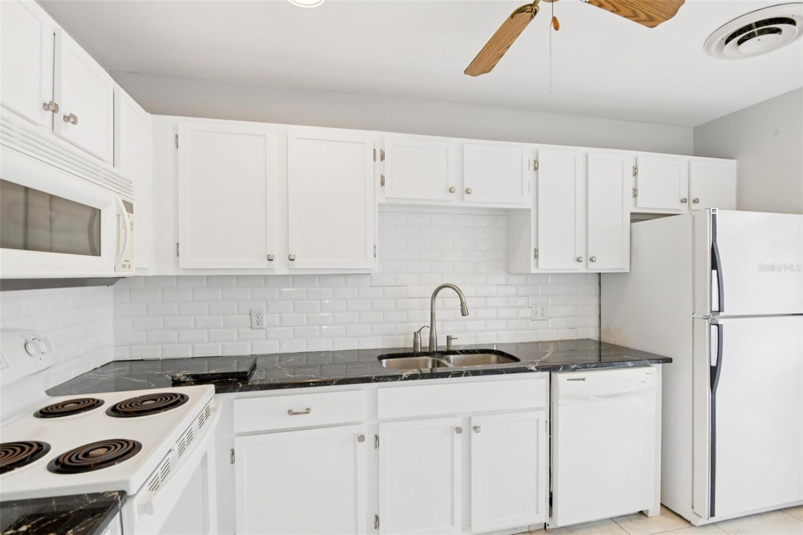 Image 11 of 43 For 2064 Sunset Point Road 71